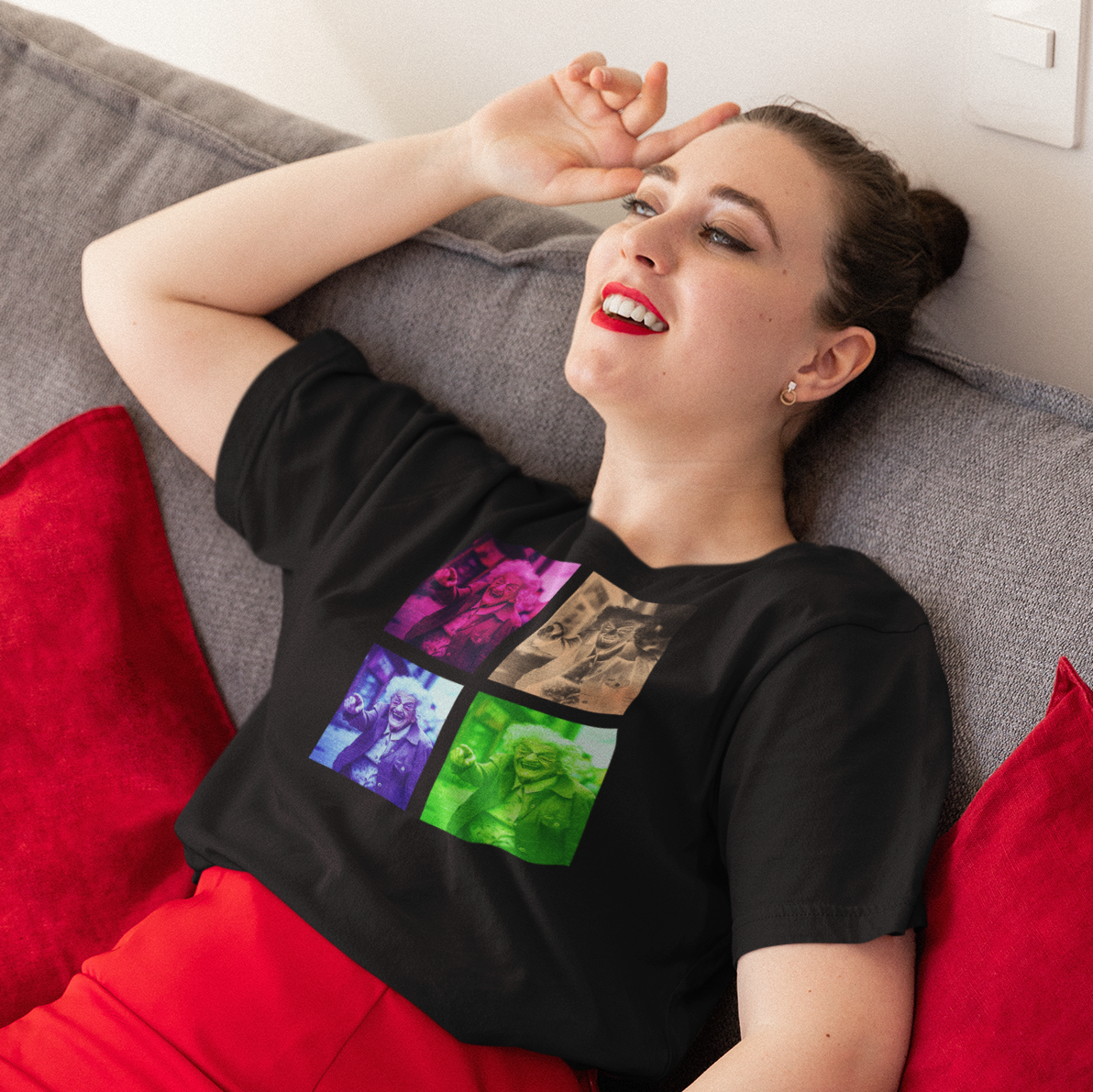 T-SHIRT: Four Giggles